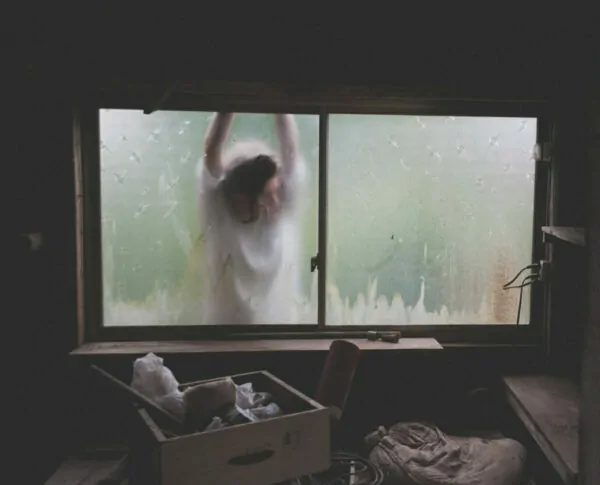 Clearing out storage units can feel time-consuming and difficult when you’re up against the odds. Click to read our guide on how to get it done efficiently.